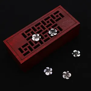 Perles fleurs en nacre noire à cinq pétales avec reflets irisés pour bijoux DIY