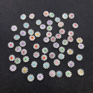 Perle margherita in conchiglia bianca naturale con centri colorati per bracciali fai-da-te