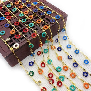 Cadena de Fabricación de Joyas de Cobre Bañado en Oro Con Dijes de Anillo de Esmalte Colorido y Detalles de Diamantes