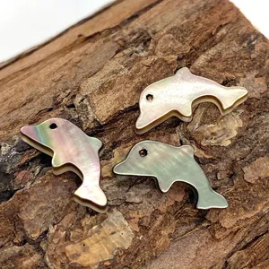 Natürliche Delfin-Anhänger aus Perlmutt für DIY-Schmuck in drei Farben