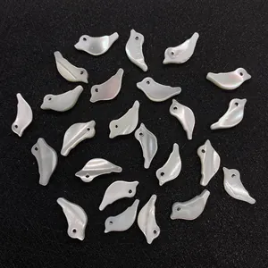 Perline a forma di uccello in conchiglia naturale per la creazione di gioielli fai da te