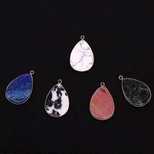 Pendentifs en pierre naturelle goutte d'eau avec bordure dorée, lot de cinq couleurs