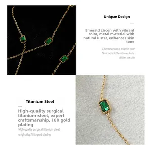 Détail macro du pendentif zircon émeraude carré sur chaîne en titane plaqué or 18 carats