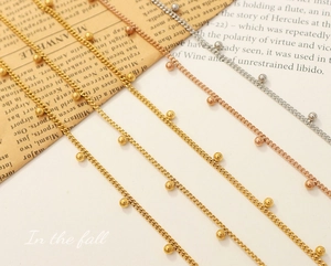 Detail von Perlen-Panzerketten in Gold, Roségold und Silber für Damen-Halsketten