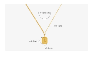 Detailansicht der 18K vergoldeten Halskette mit Rosenanhänger und Maßangaben in cm