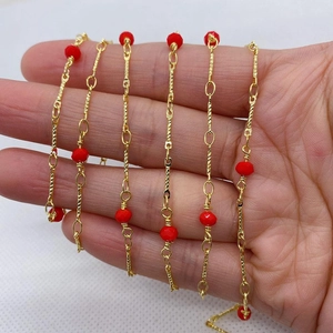 Cadena dorada con cuentas de cristal rojo facetado para hacer joyas artesanales