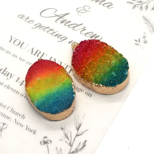 Pendentif en cristal arc-en-ciel ovale avec bordure dorée pour création de bijoux