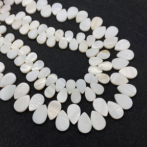 Natürliche Tropfenförmige weiße Muschelperlen mit Perlglanz für DIY-Schmuckherstellung