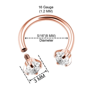 Detail van intern schroefdraad van 16G roségouden hoefijzer ring met 3mm zirkonia steen