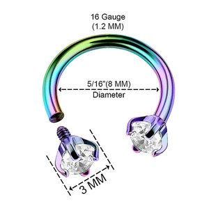 Detail van de regenboog hoefijzer ring met 1,2 mm dikte en 8 mm diameter met zirkoon