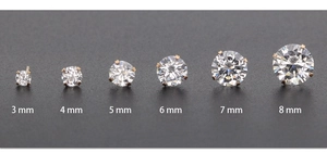 Comparaison détaillée de six tailles (3mm à 8mm) de boucles d'oreilles en oxyde de zirconium