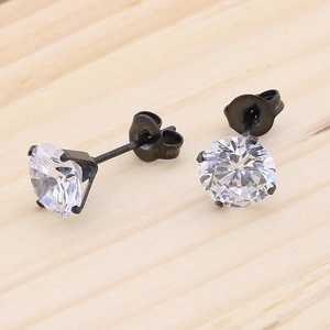 Boucles d'oreilles clous en zircon blanc AAA et monture à quatre griffes en acier noir