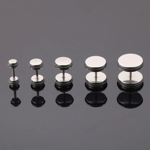 Set mit 5 minimalistischen Chirurgenstahl-Hantel-Ohrsteckern mit schwarzen O-Ringen
