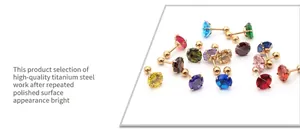 Gedetailleerde macro-opname van kleurrijke 7mm AAA-zirkonia oorbellen van titanium