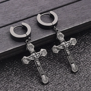 Pendientes de aro góticos negros de acero inoxidable con colgantes de cruz jesús