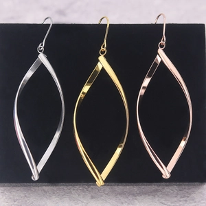 Boucles d'Oreilles Pendantes Feuille Torsadée Géométrique pour Femmes en Acier Inoxydable Or Argent Or Rose Bijoux