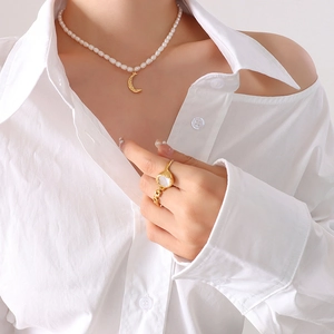 French Vintage 18K Gold Plated Titanium Steel Freshwater Pearl Moon Pendant Necklace Elegant Jewelry For Women