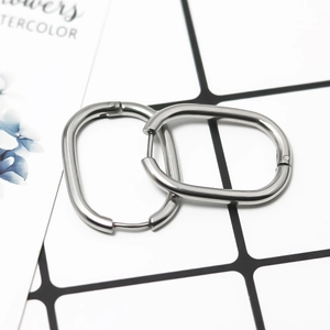Pendientes de aro ovalados minimalistas en acero inoxidable pulido para hombre y mujer