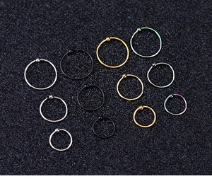 Aros de nariz de acero titanio en plata, oro, negro y arcoíris para nariz y labios