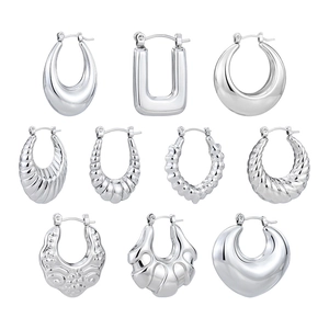 Lot de 10 paires de créoles en acier inoxydable argenté aux designs variés et minimalistes