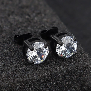 Boucles d'oreilles minimalistes en zircon 316L plaqué noir avec monture à 4 griffes