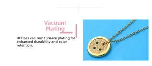Detail van gouden knoop hanger ketting met duurzame vacuüm plating afwerking