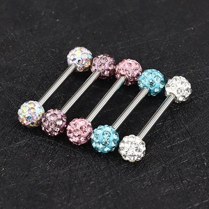 Lot de 5 piercings de langue et cartilage de 5mm avec strass colorés sur fond noir mat
