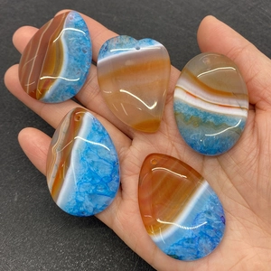 Pendenti in agata naturale lucida a forma di goccia e cuore con strisce colorate vivaci
