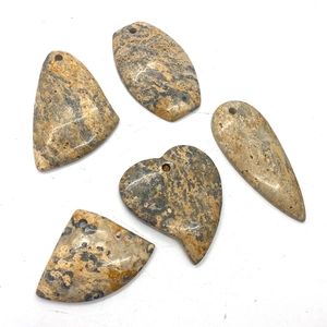 Set di ciondoli in agata naturale a forma di ventaglio giallo nero per creazione di gioielli