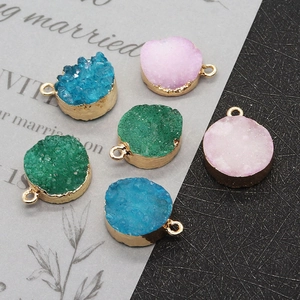 Naturstein Druzy Anhänger mit vergoldetem Rand in Blau, Grün und Rosa für DIY-Schmuck