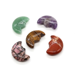Set di pietre di cristallo naturale a forma di luna con volti incisi per gioielli fai da te