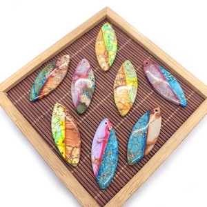 Natural marquise turquoise stone pendants with multi-color splicing on bamboo tray