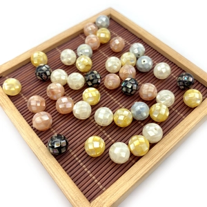 Perles de nacre mosaïque sphériques pour bijoux DIY en jaune, rose et blanc