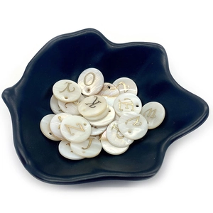 Perles en nacre naturelle avec lettres dorées pour colliers et bijoux DIY artisanaux