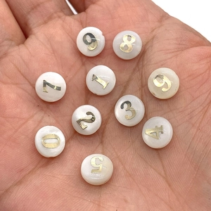 Perle in conchiglia tonde piatte con numeri oro 0-9 per creazione gioielli fai da te