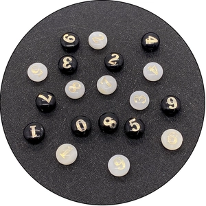 Perline piatte rotonde da 8mm con numeri dorati 0-9 per creazione di gioielli