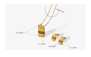 Dimensions détaillées pour l'ensemble collier et boucles d'oreilles pendentif bouteille