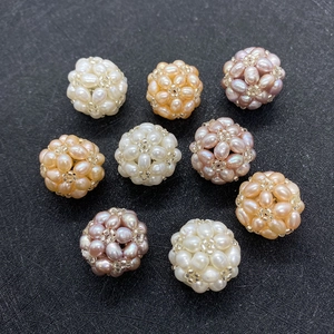 Handgefertigte 18mm Süßwasserperlen-Kugeln in Cremeweiß, Orange und Lavendelviolett