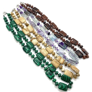 Collier Pendentif en Pierre Naturelle Ethnique Vintage Perles Rectangulaires Polies Bijoux Faits à la Main Cadeau Homme Femme
