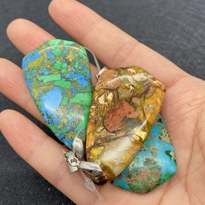 Pendentifs naturels en pierre goutte d'eau bleue et verte avec bélière argentée DIY