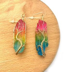 Pendentif en pierre de cristal arc-en-ciel naturel avec motif arbre de vie doré