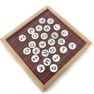 Perles en nacre naturelle avec 26 lettres gravées pour la création de bijoux DIY
