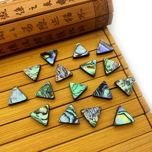 Natürliche Dreieck-Abalone-Muschelperlen mit irisierenden Farben für DIY-Schmuck