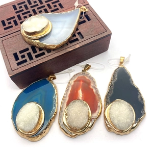 Unregelmäßiger Naturachat-Scheiben-Druzy-Anhänger Nur Ohne Kette Galvanisierter Goldrand Weißer Kristallcluster DIY-Schmuck