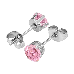 Vista macro de pendientes de circonita rosa 5A con engaste de 4 garras y cierre de mariposa