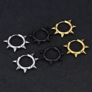 Punk-Stil Creolen aus Edelstahl mit Stacheln in Silber, Gold und mattem Schwarz-Finish