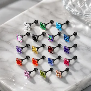Vue détaillée de boucles d'oreilles en zircon carré en 19 couleurs avec tiges en titane
