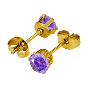 Detalle de pendientes de oro con seis garras y circonitas cúbicas moradas redondas