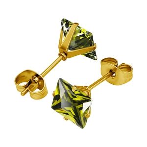 Detail von quadratischen olivgrünen Zirkonia-Ohrsteckern in polierter Gold-Edelstahlfassung