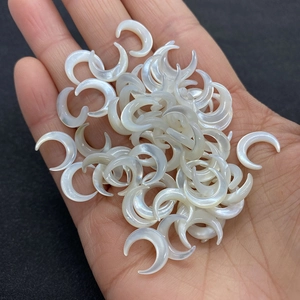 Cuentas de nácar natural en forma de media luna para la creación de joyas artesanales